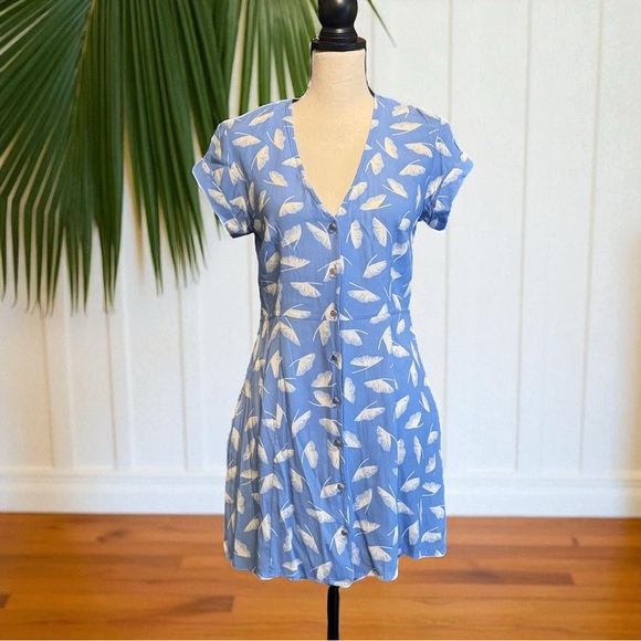 CAPULET “Mabel” Mini Dress – Ginkgo Blue Feather Leaf Print – Size Small - Picture 2 of 14